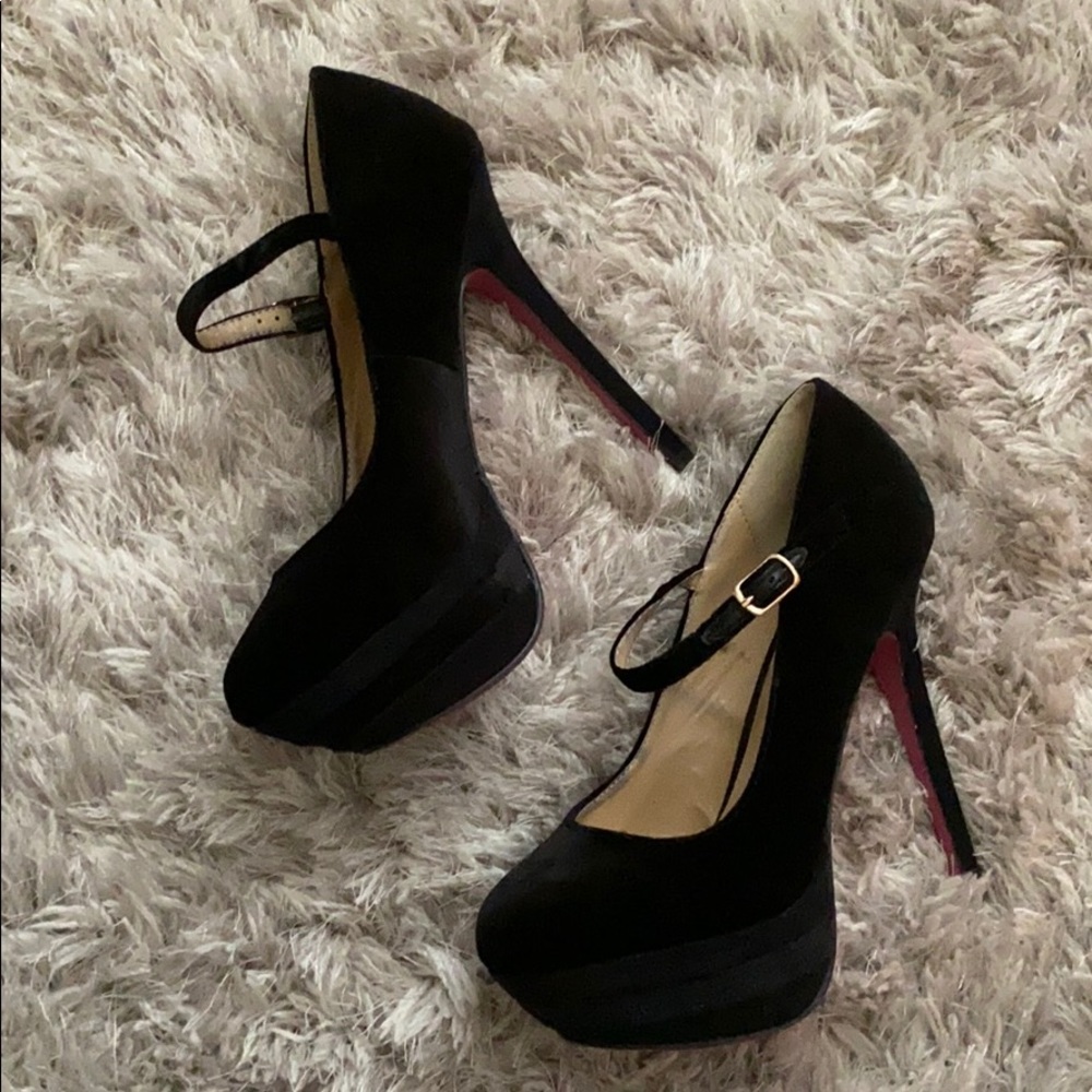 Shoe Dazzle Mary Jane platform heel w straps